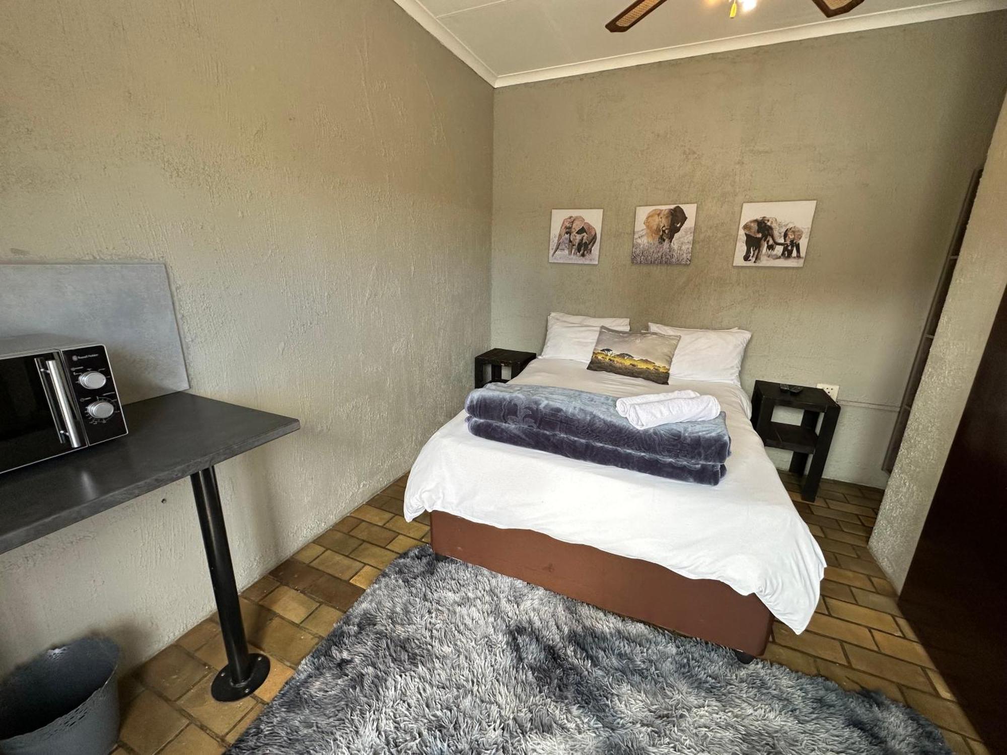 Favour Guest House Polokwane Bagian luar foto